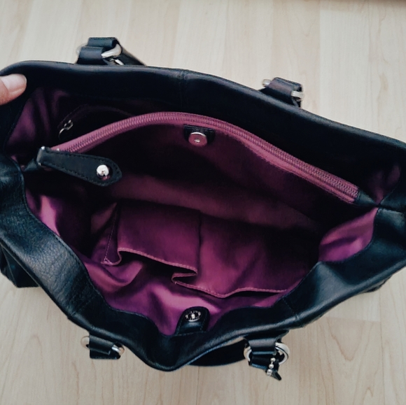 Amazing leather Coach purse - Picture 3 of 3